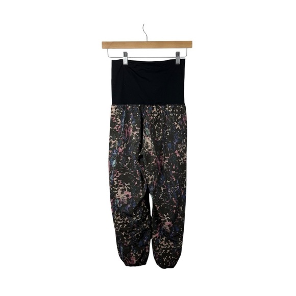 Lululemon Women’s Om Mesh Jogger Pants Floral Sport Black Multi Size 2 - Picture 10 of 16
